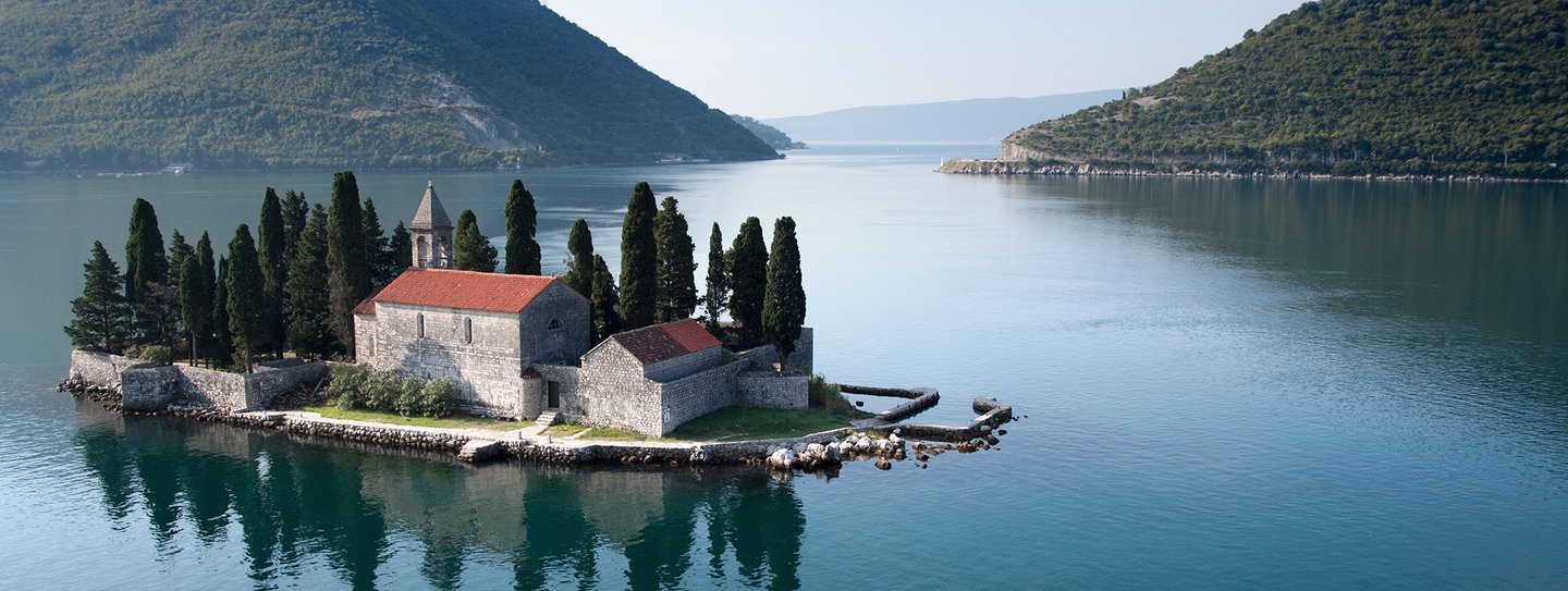 Sveti Đorđe in front of Perast - sailing routes